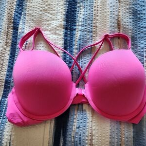 Victoria's Secret t-shirt push up bra 36c